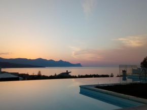 Отель Villa Piscina sul Mare  Алькамо Марина